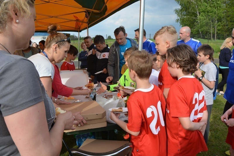 jubileusz V lecia szkółki piłkarskiej GOKSir w Lipcach Reymontowskich 21 maja 21