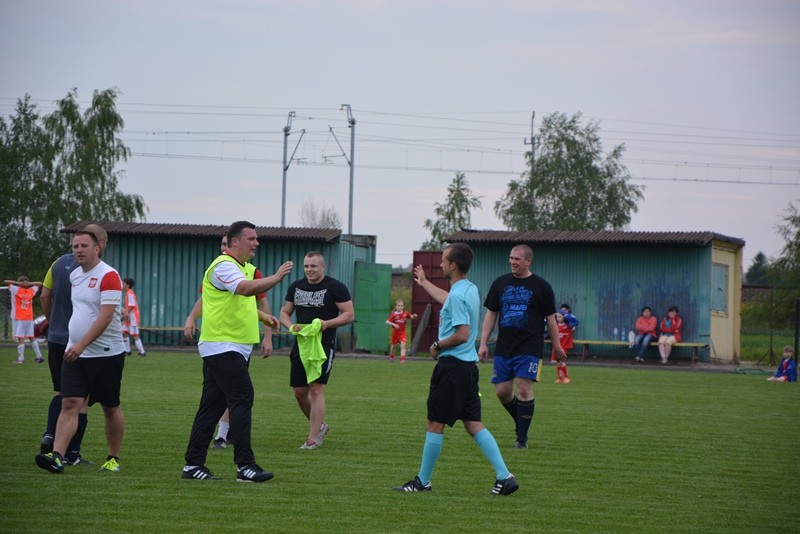 jubileusz V lecia szkółki piłkarskiej GOKSir w Lipcach Reymontowskich 21 maja 40
