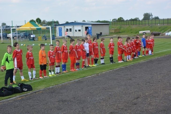 jubileusz V lecia szkółki piłkarskiej GOKSir w Lipcach Reymontowskich 21 maja 1